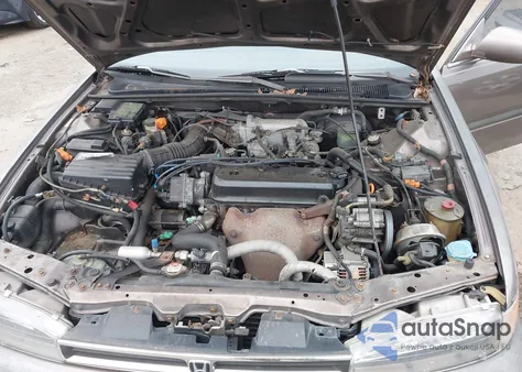 1993 Honda Accord Ex из США, поврежденный, VIN JHMCB7674PC048774